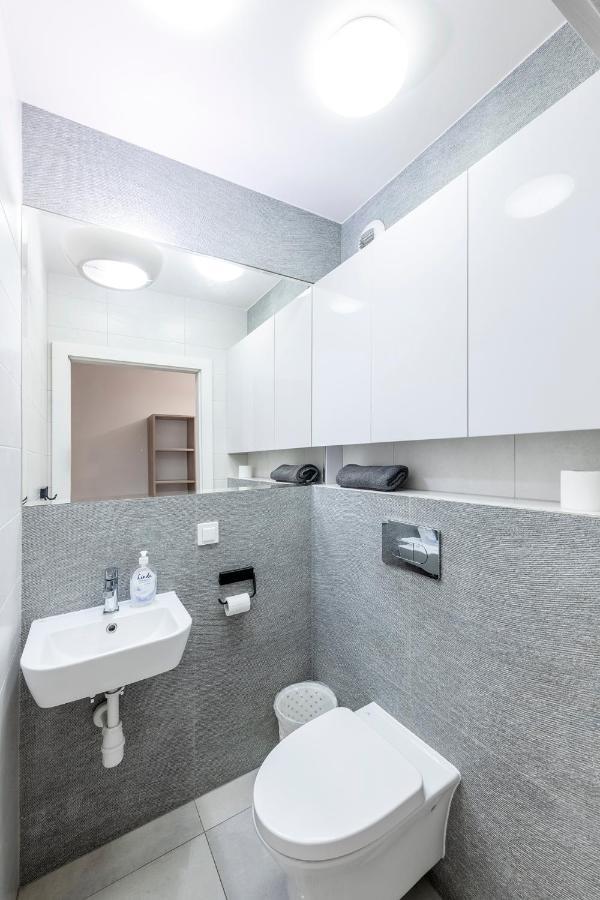 Waw Mokotow Pokoje Manhattan Warsaw Ngoại thất bức ảnh